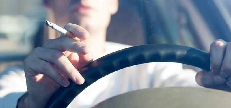 Cách ‘đánh bay’ mùi thuốc lá trên xe ô tô